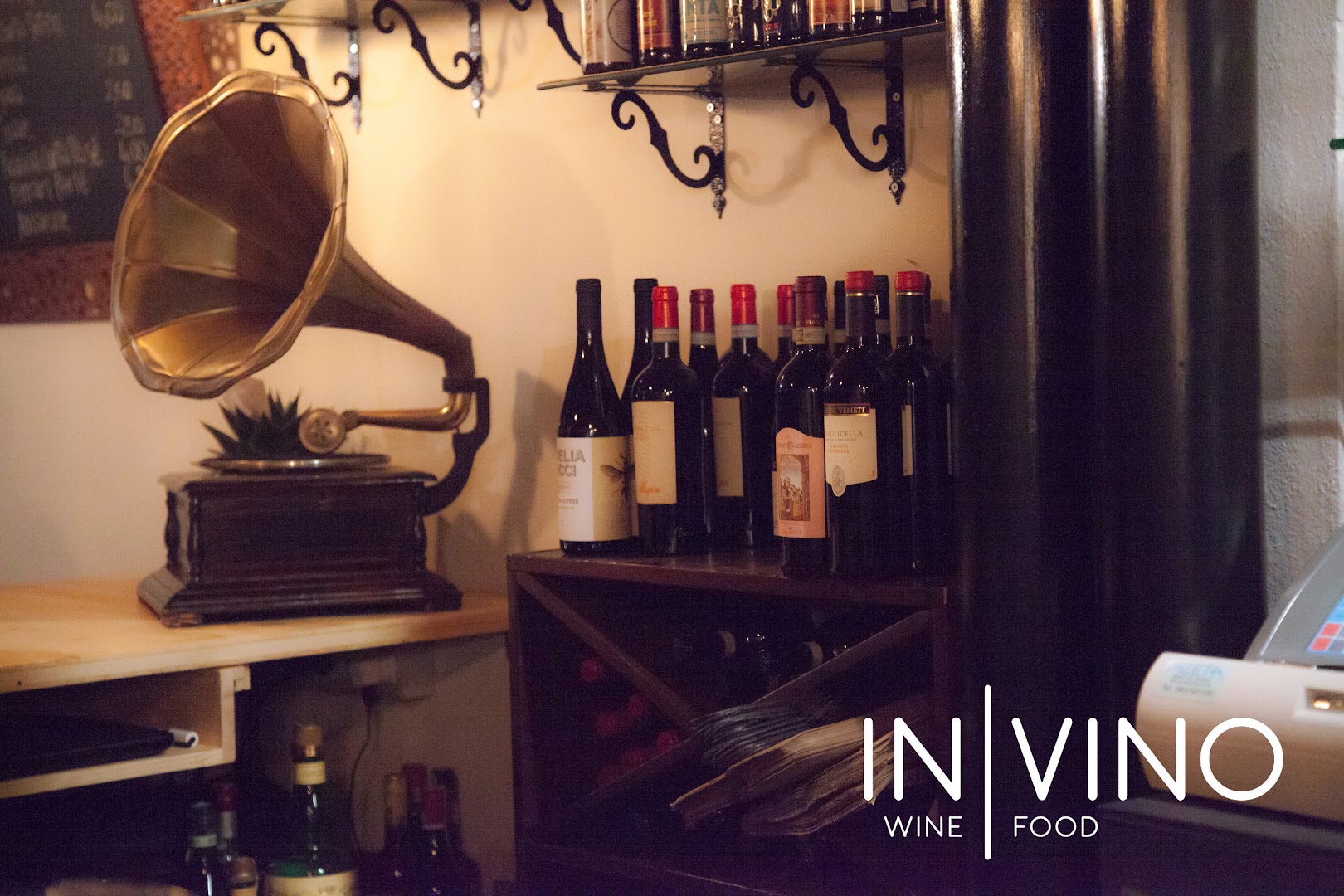 Invino wine food