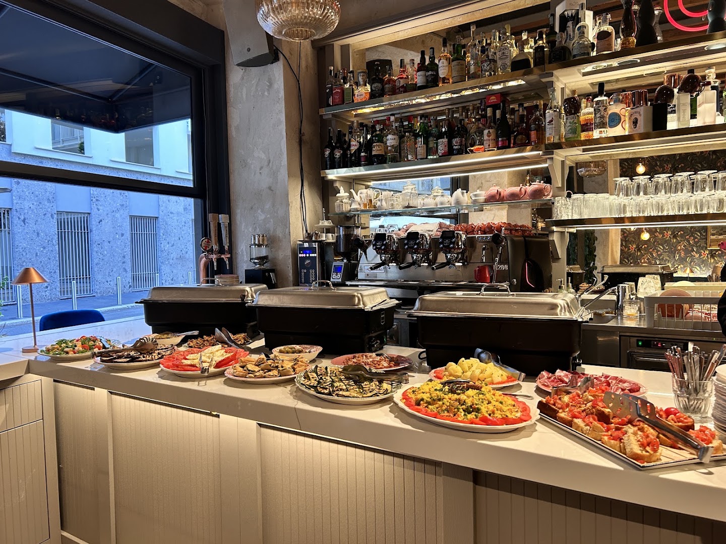 Ioi Milano caffè bistrot
