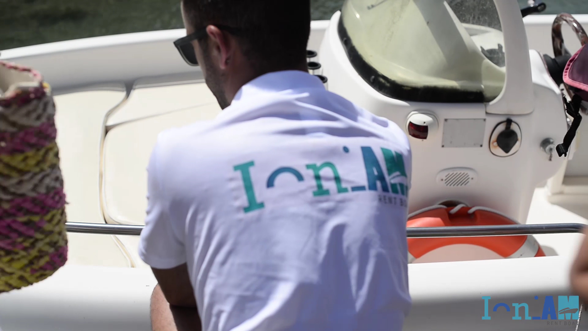 Ioniam Boat - Noleggio barche, gommoni e visite guidate in Zattera.