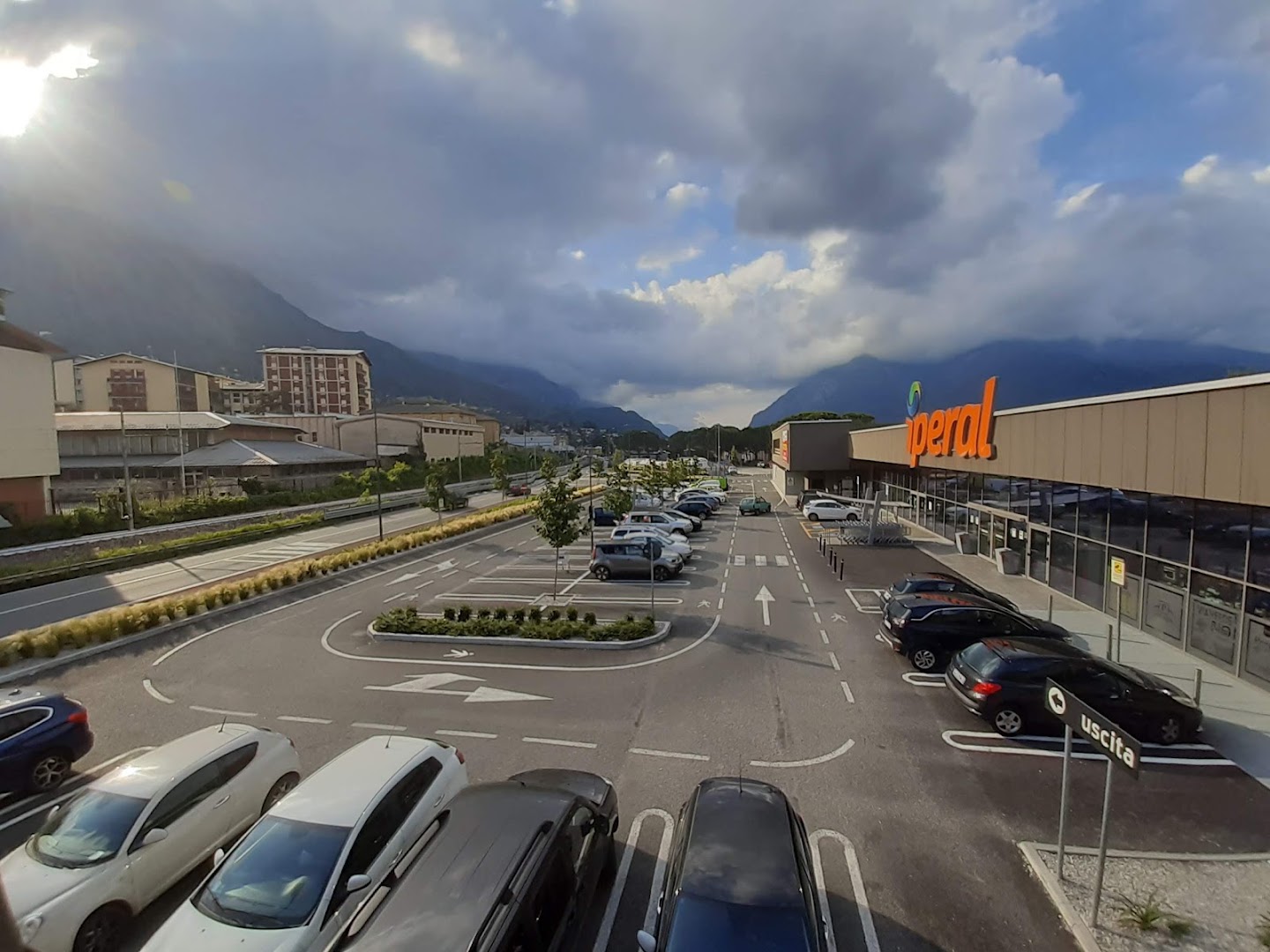Iperal Mandello, Mandello del Lario