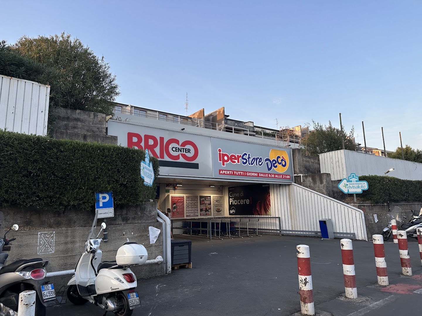 Iperstore Decò, Carini
