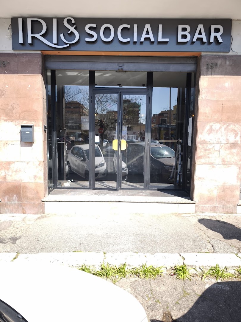 Iris Social Bar