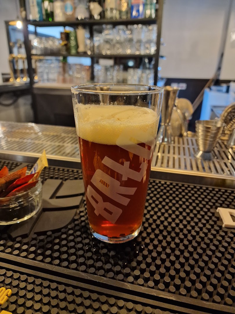 Iris Social Bar