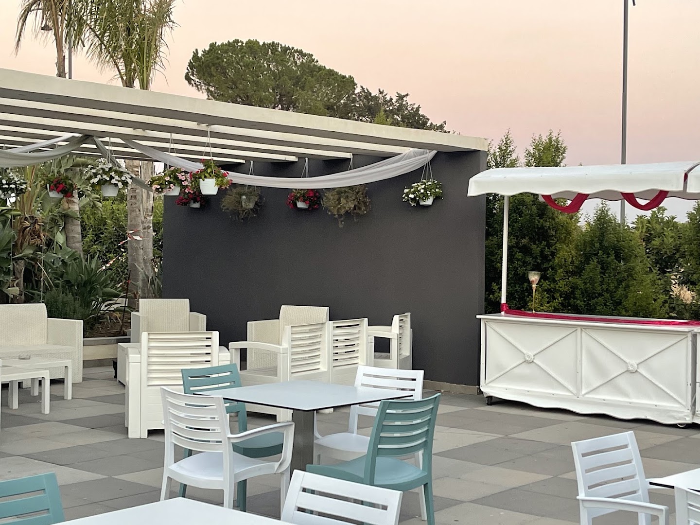 ISOLA LOUNGE BAR -RISTORANTE-EVENTI