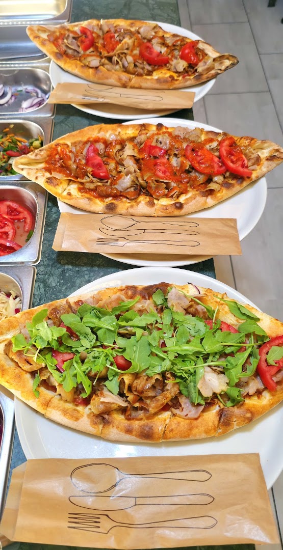 Istanbul carignano pizza kebap
