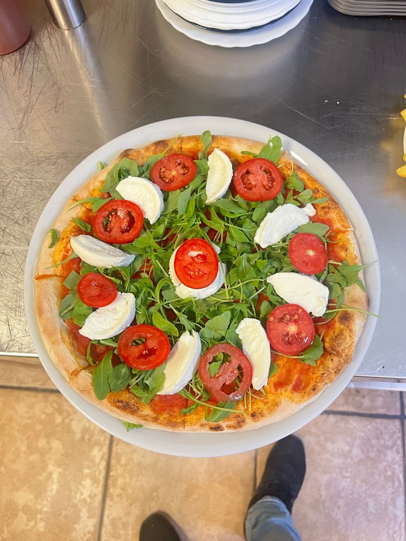 Istanbul hella pizzeria kebap