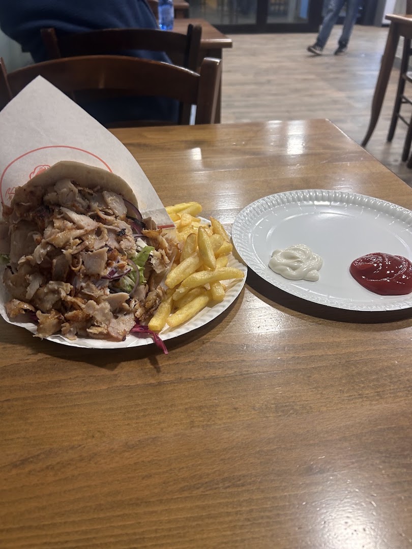 Istanbul Kebab Pizza 8