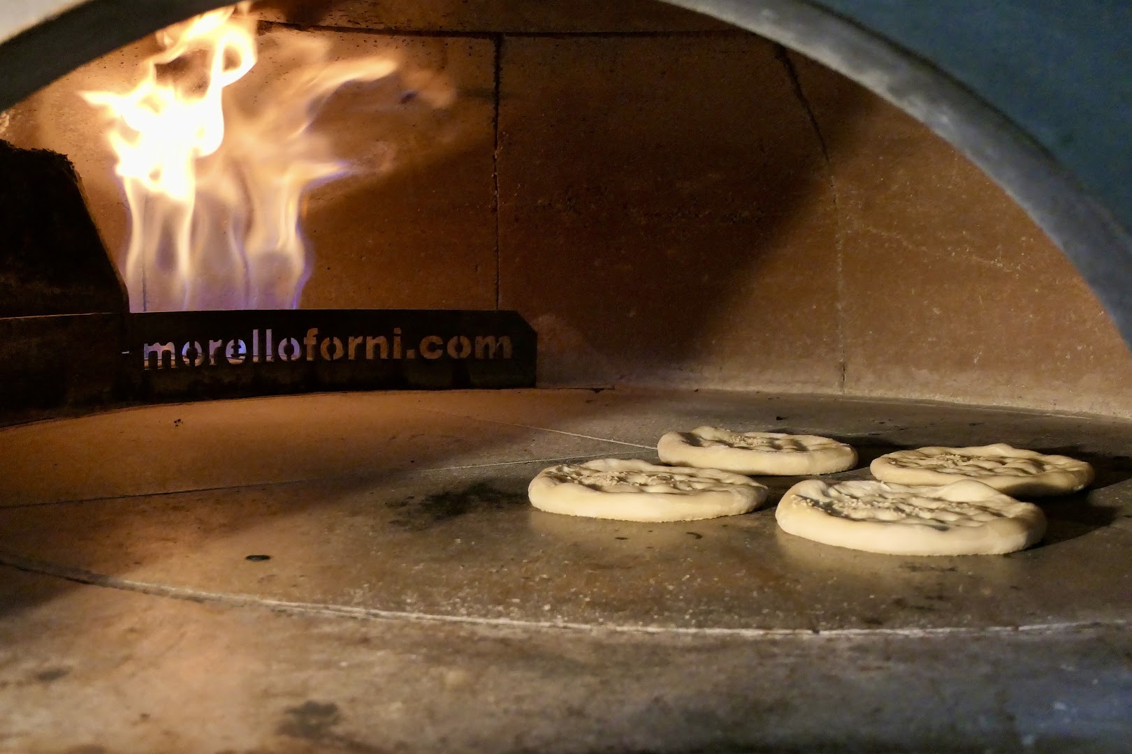 Istanbul kebab pizza bar grill