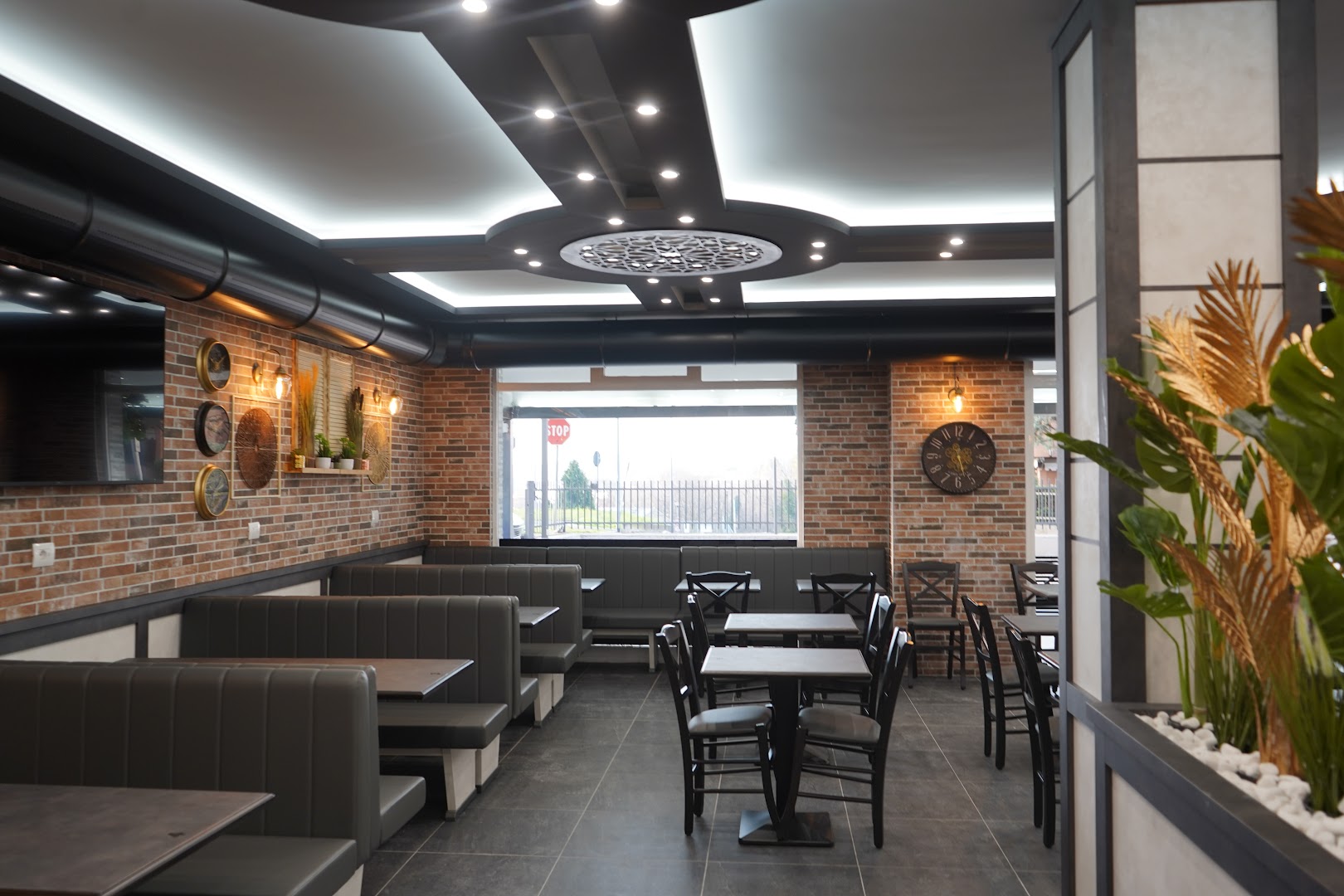 Istanbul Mirabello Turkish Kebap Pizzeria Grill, Cantù