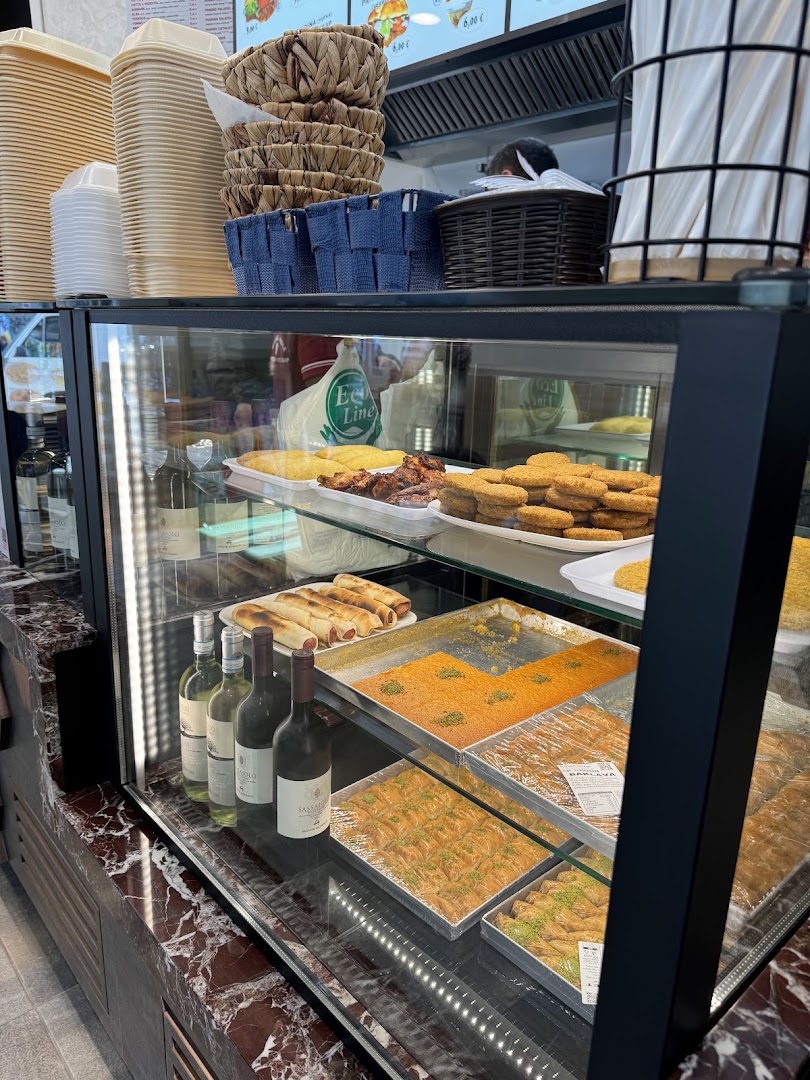 ISTANBUL PIOLA TURKISH KEBAP PIZZERIA