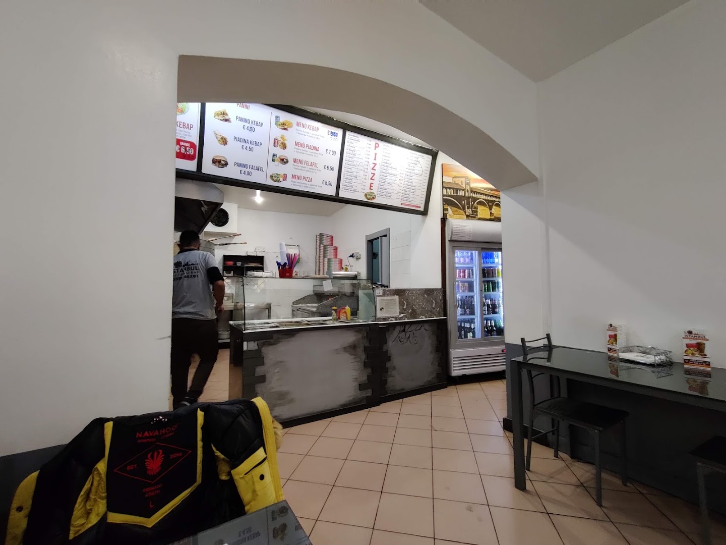 Istanbul Pizzeria & Kebab, Voghera