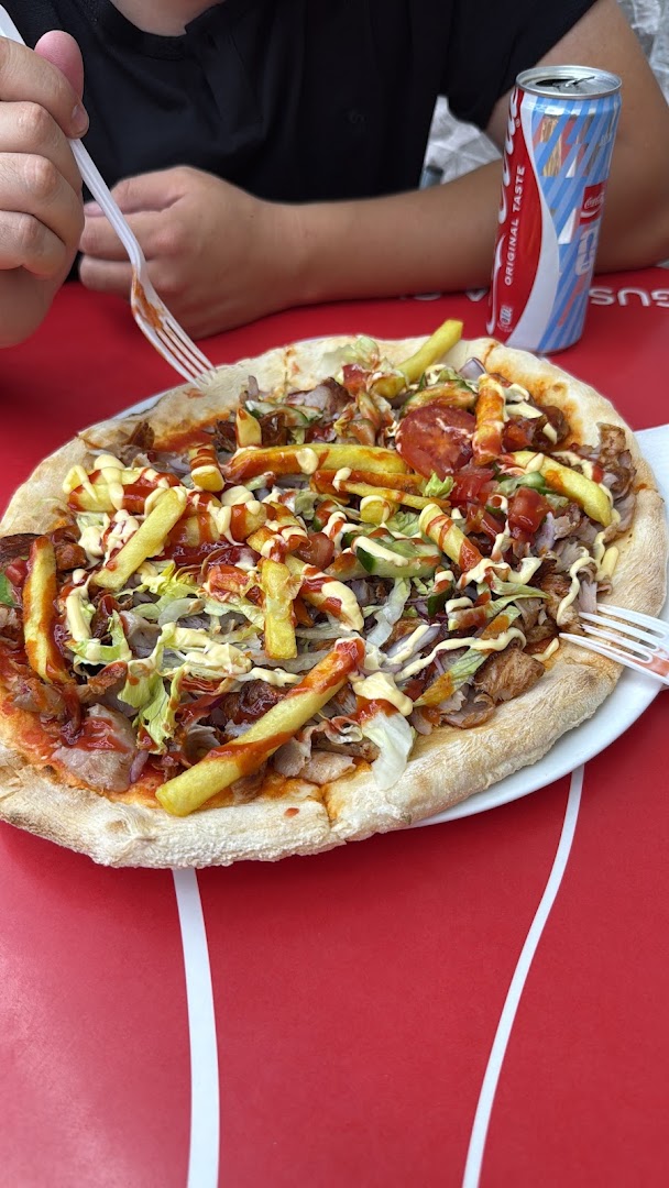 Istanbul turkish kebap pizza