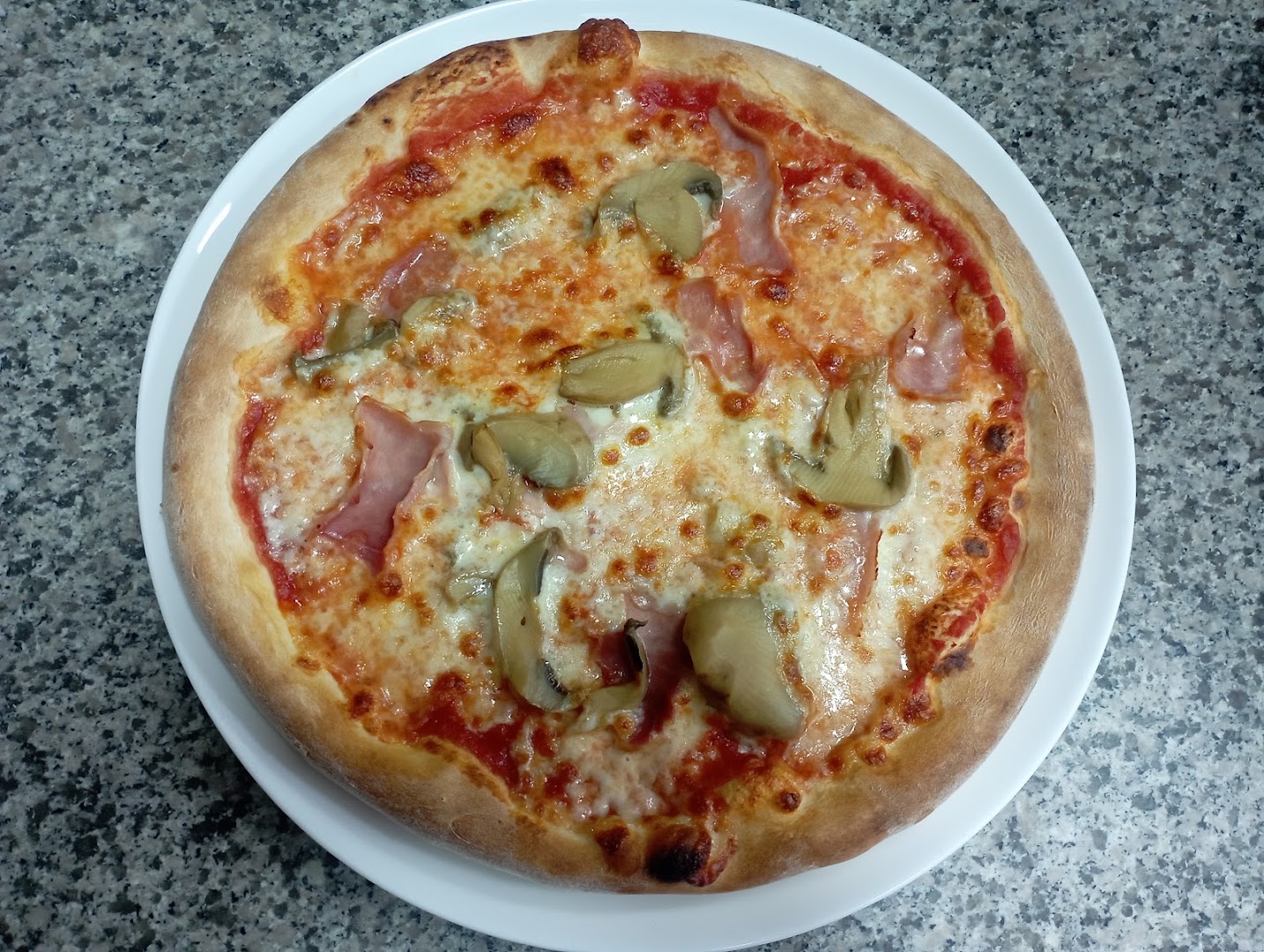 Istanbul villasanta pizza kebap musto gül, Villasanta