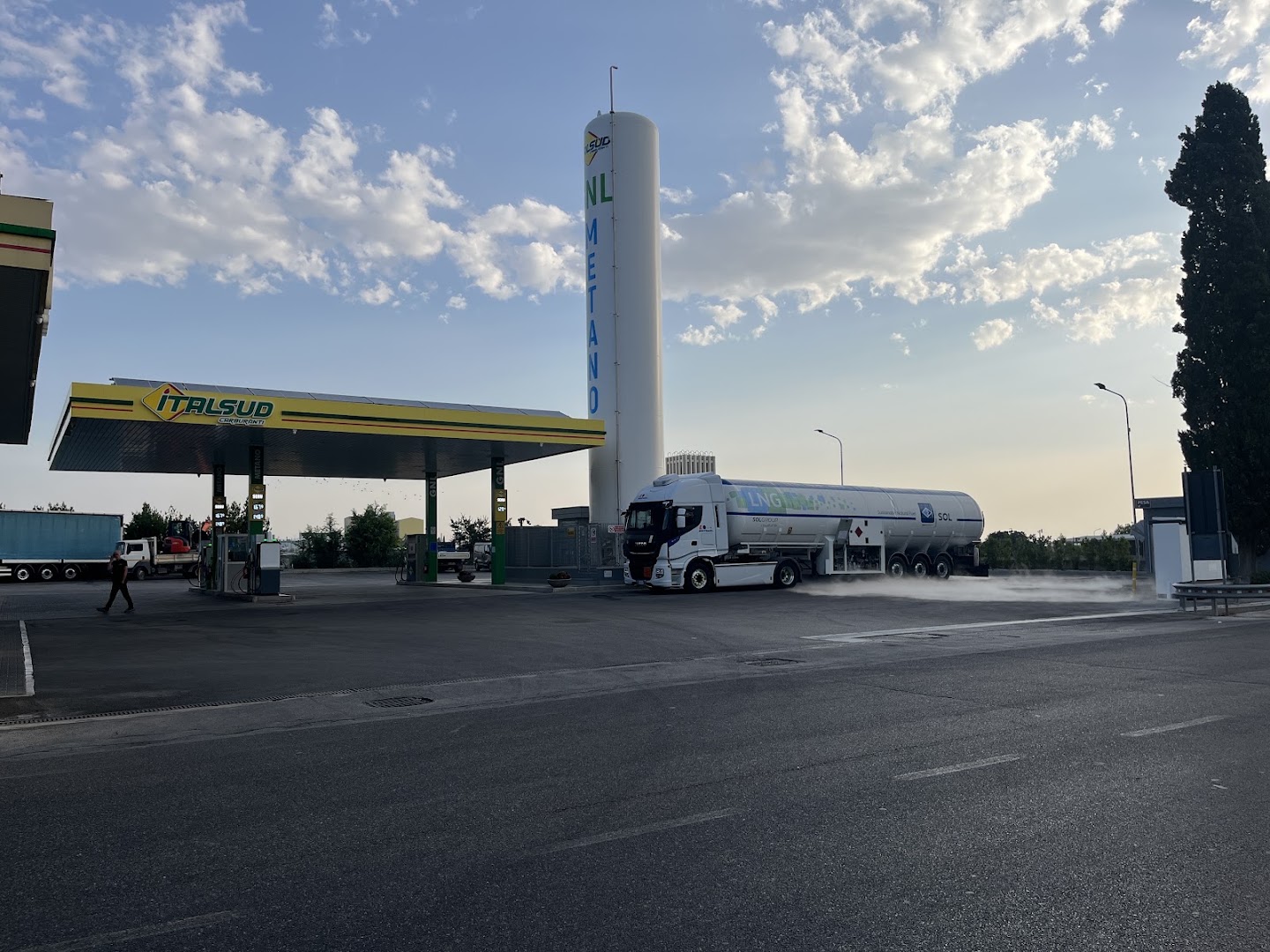 ITALSUD CARBURANTI SRL - DISTRIBUTORE GNL