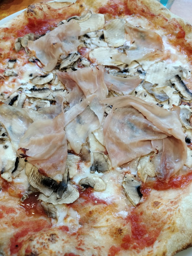 Italy inn Corso Svizzera 38