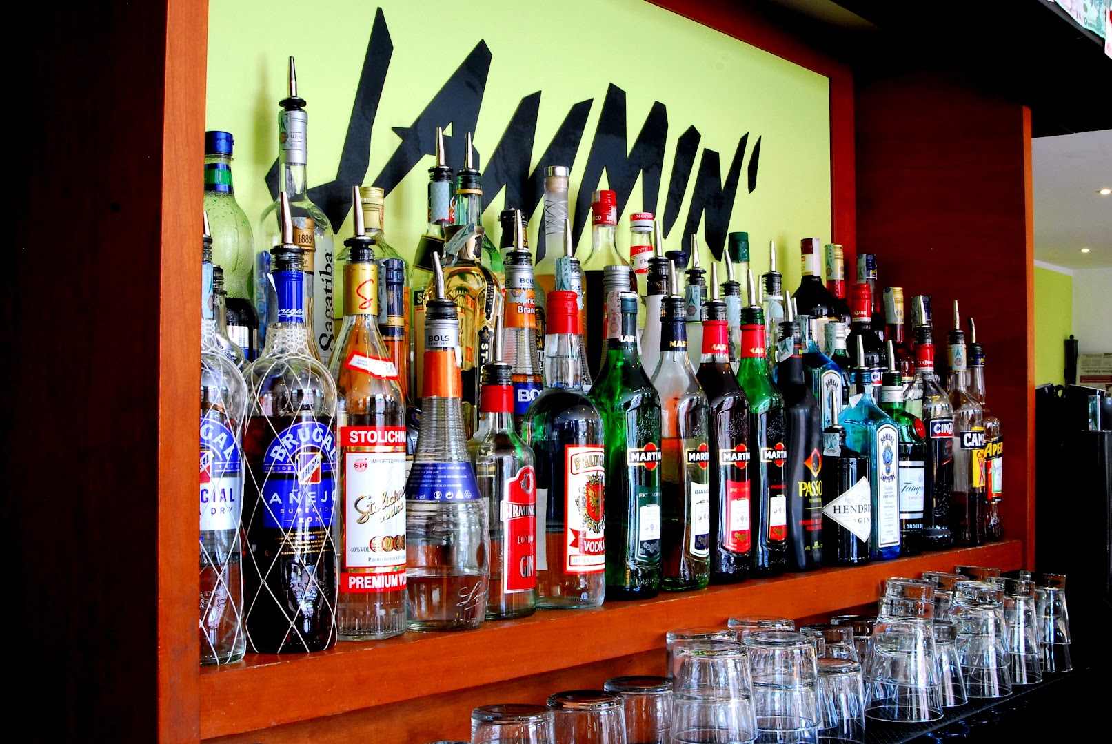 Jammin Vinyl Bar