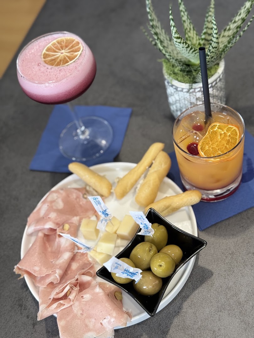 JohnBar77