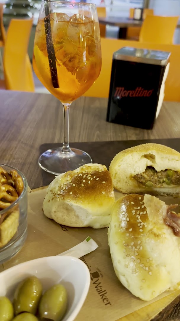 Johnnie Walker - Lounge Bar, Ristorante, Pizzeria