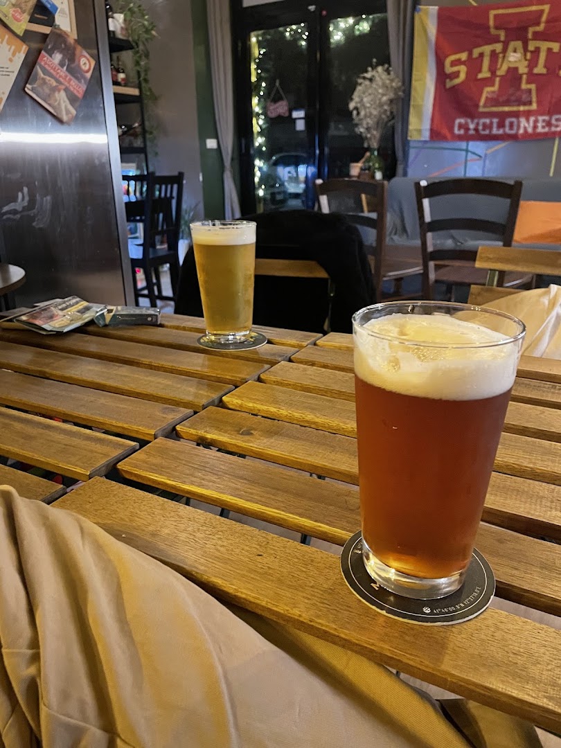 Johnny's Place Pub