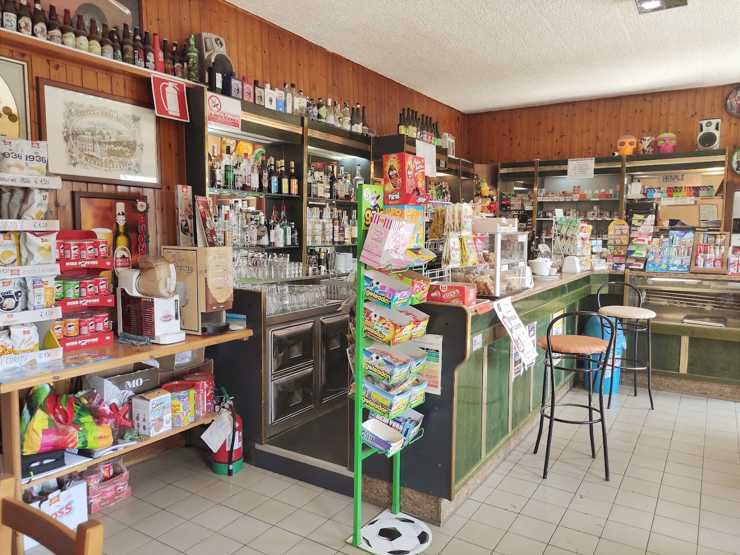 Jolly Roger Bar - Tabacchi - Giornali, Portula