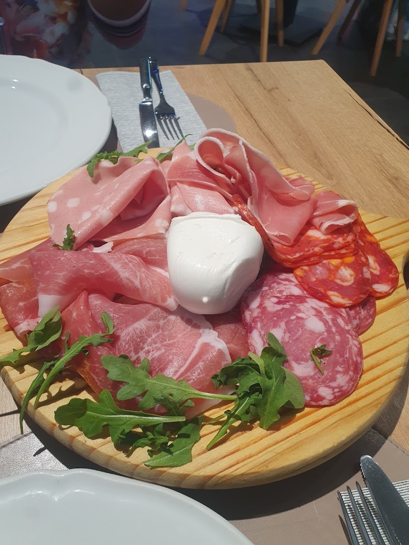 Kajna’ Restaurant