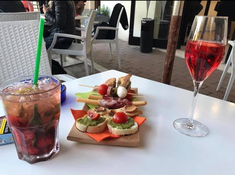 Kaleidos coffe & wine bar
