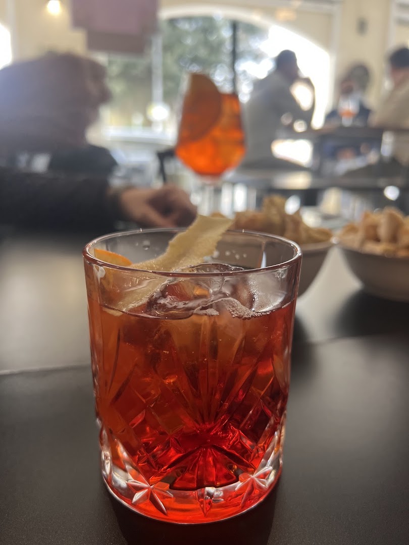 KAOS. Aperitive, Food & Chill.