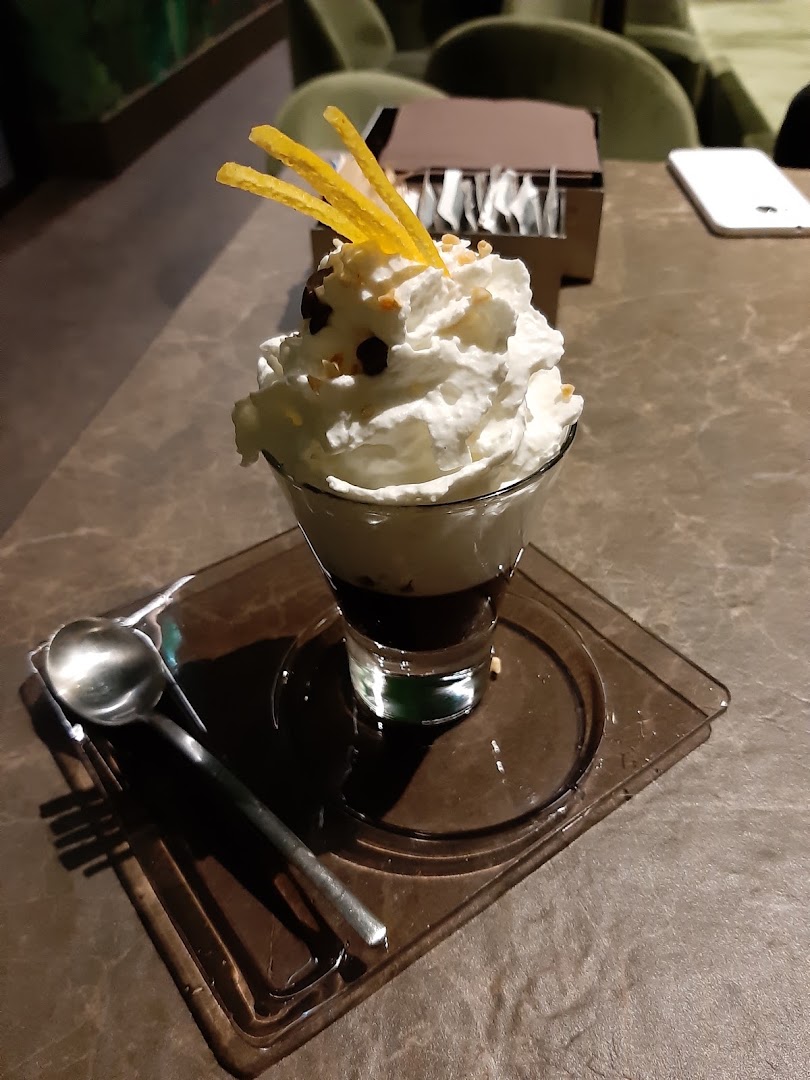 Karlo Lounge Bar& bistrot, Bari