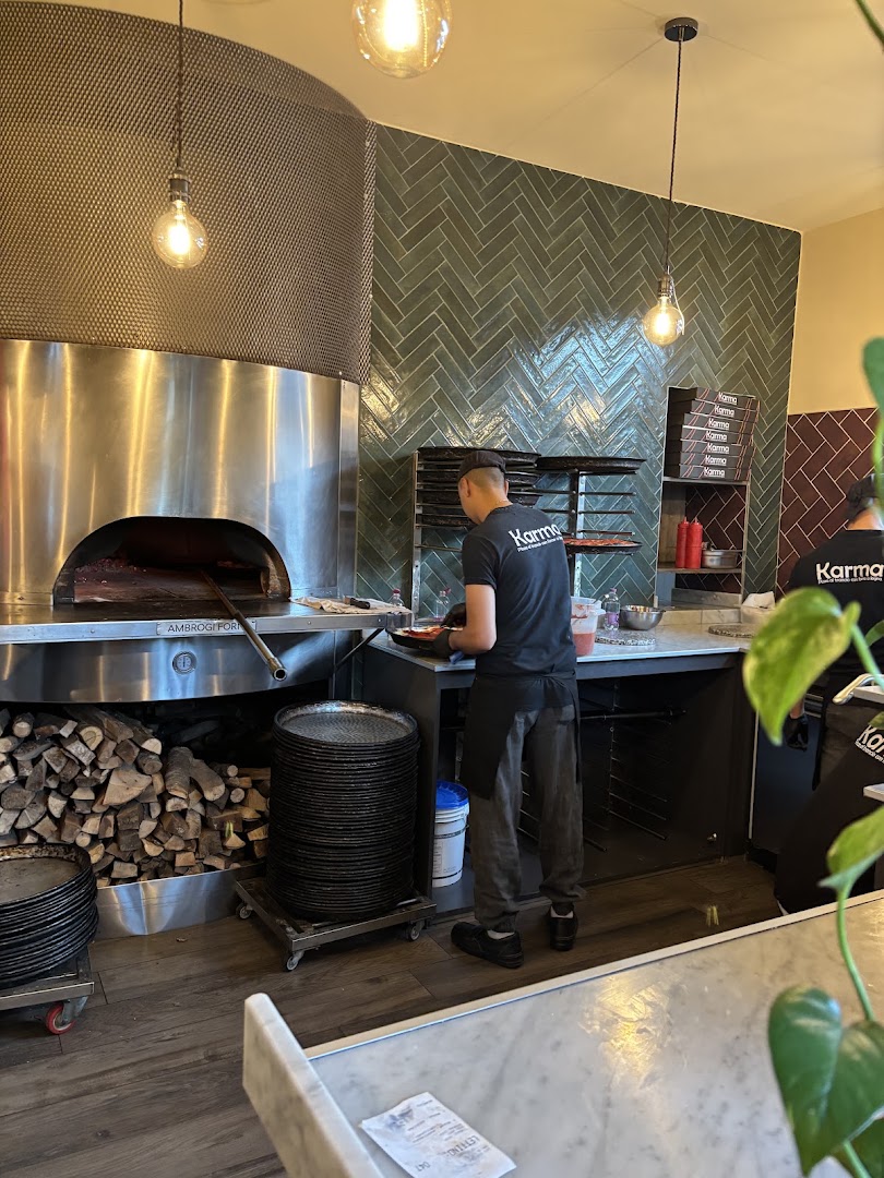 Karma pizza al trancio con forno a legna, Cinisello Balsamo
