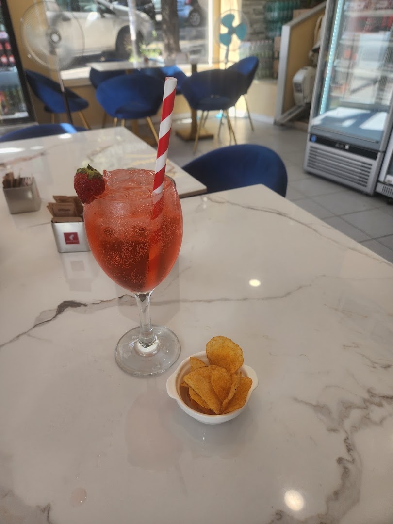 KIMO LOUNGE BAR