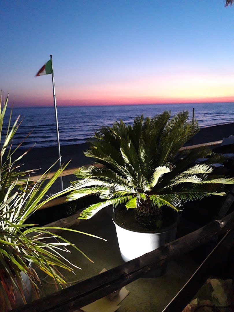 Kiosco caffè beach club