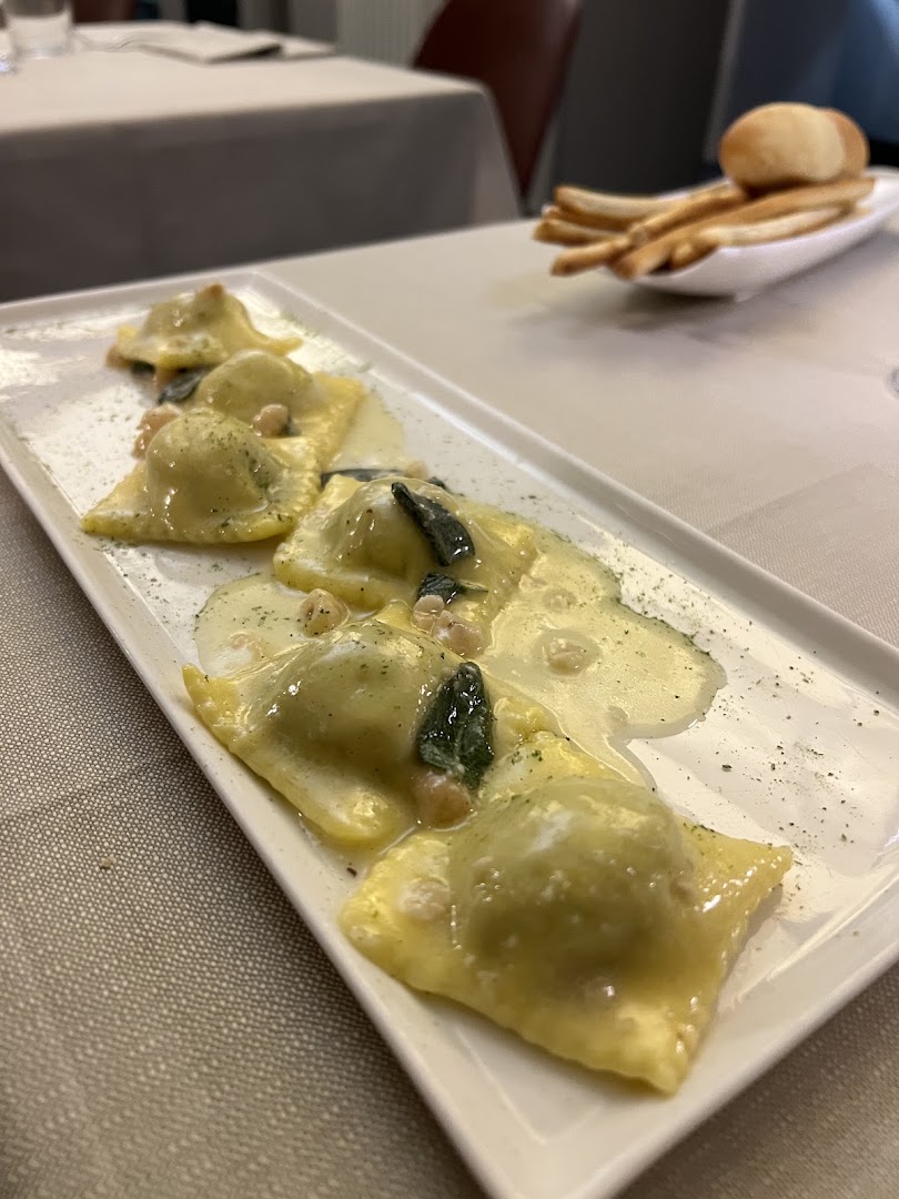 Kipling Restaurant & Wines