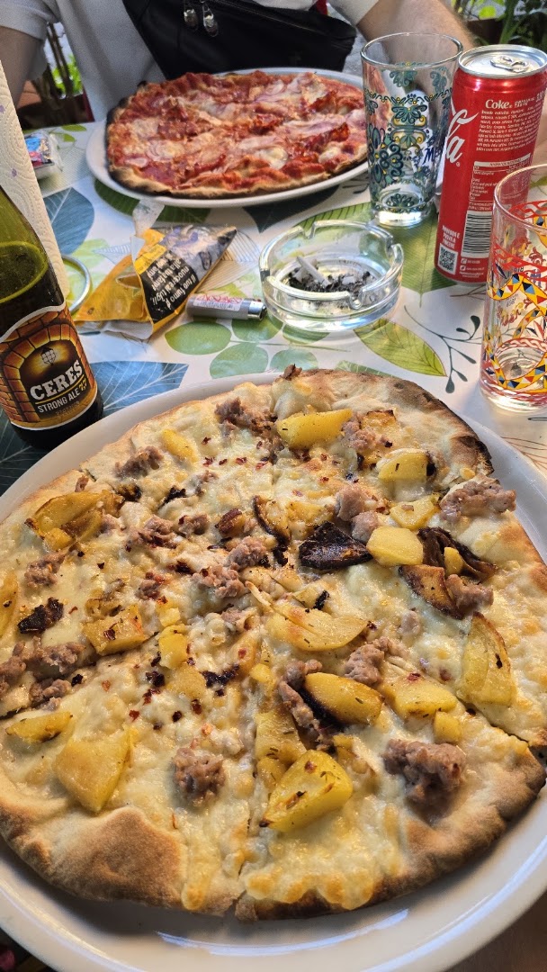 Kiss Pizza, Roma
