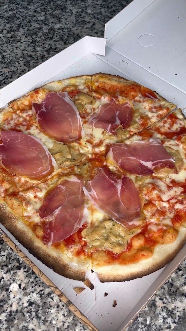 Kiss Pizza