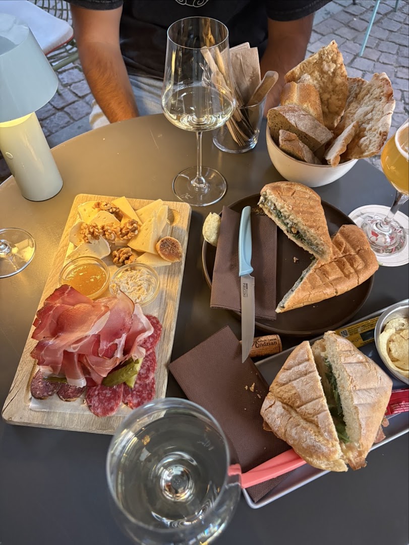 Komot Aperobistro
