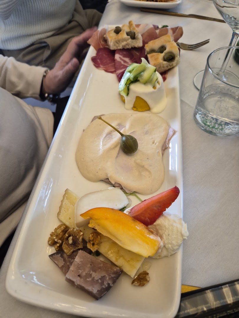 Kristal Garden Restaurant