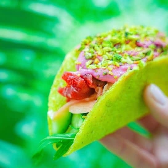 Kuma Hawaiian Poke & Sushi Burrito, Bari