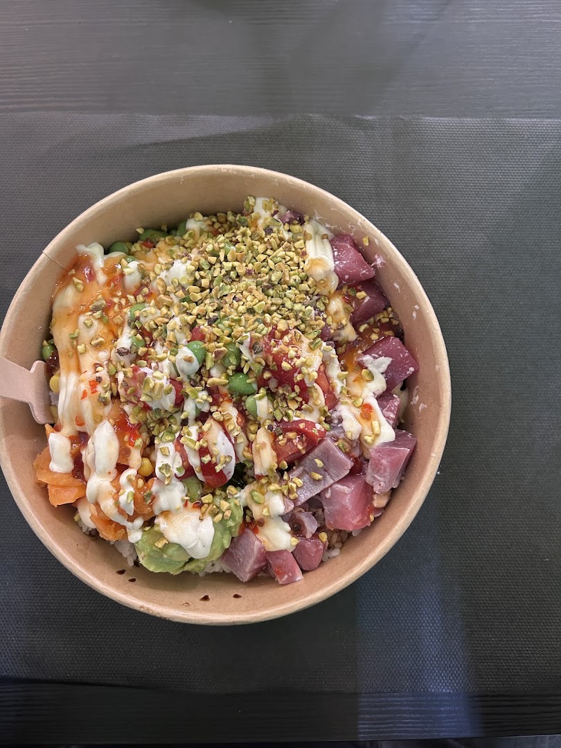 Kuma Hawaiian Poke & Sushi Burrito