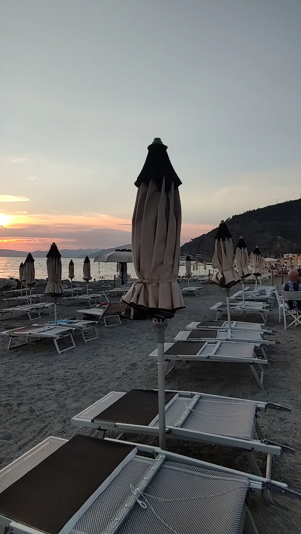 KumA Sestri Levante - spiaggia attrezzata