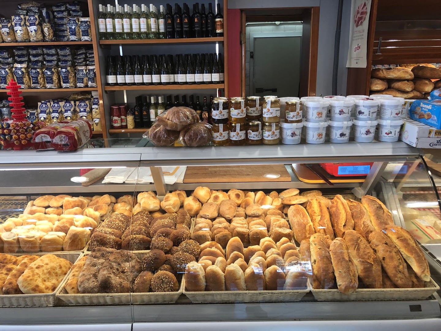 L' Angolo Dei Sapori... 🍞 🍕 🍰🍦🍾🌭 Roma