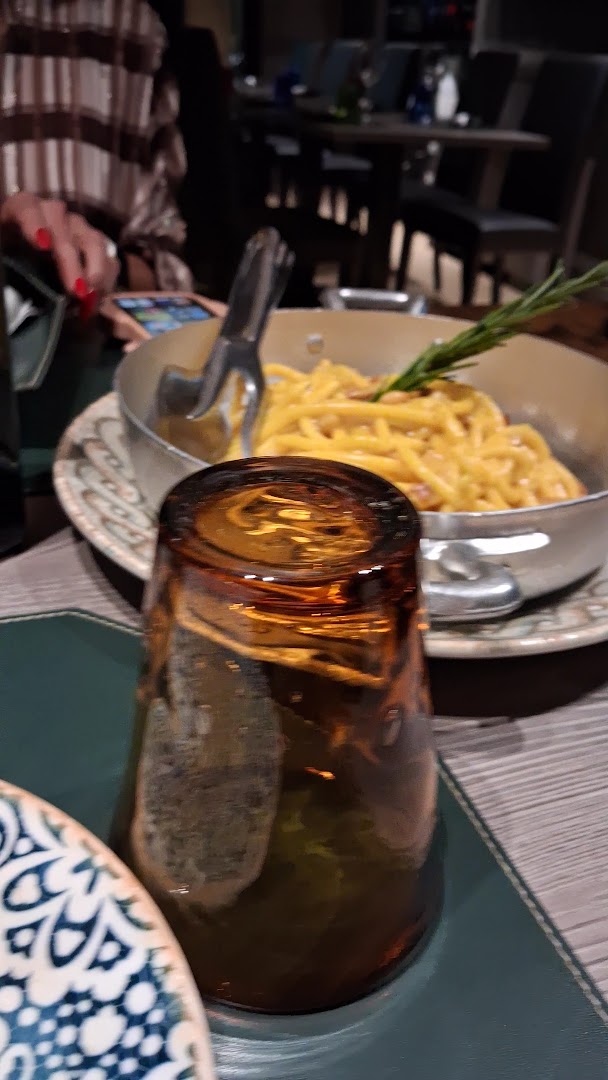 L' Angolo Di Cavour Hosteria Enoteca