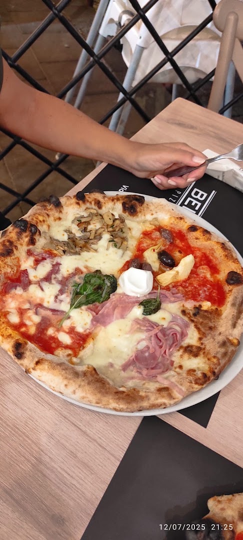 La Bella Figliola, Napoli