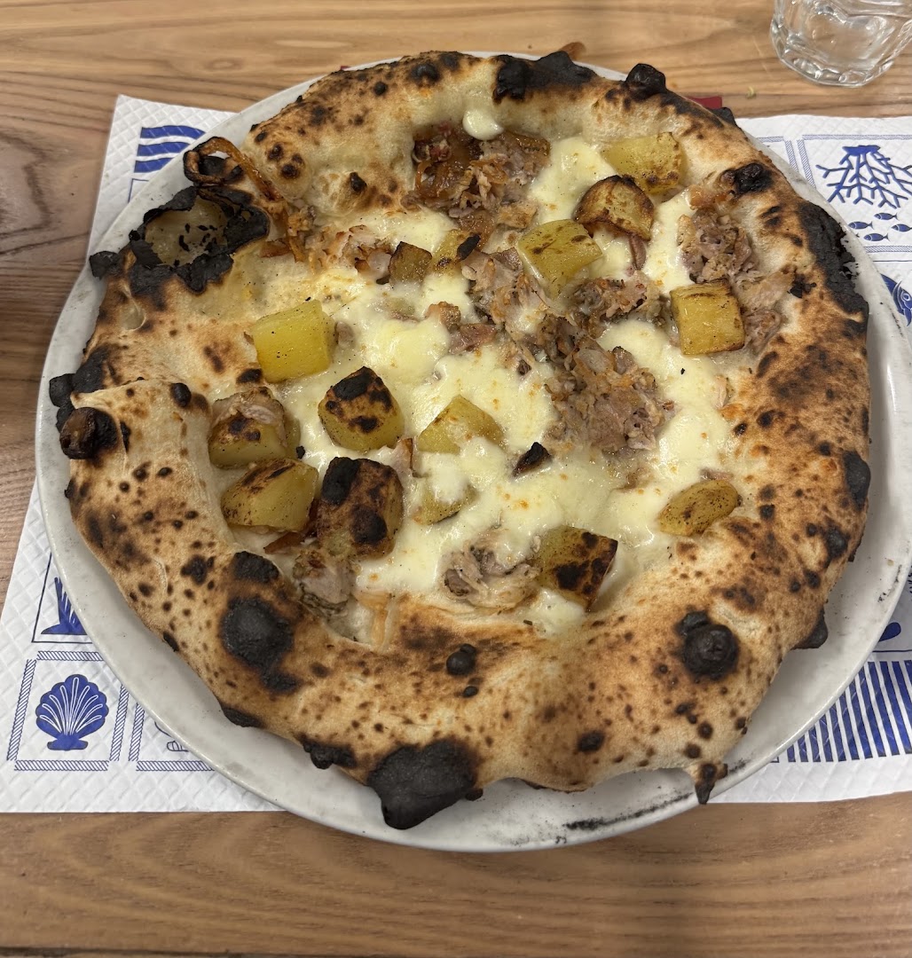 La Bella Mbriana Volla Ristorante e pizzeria, ideale per famiglie e compleanni. Pizza napoletana, fritti, qualità e comfort.