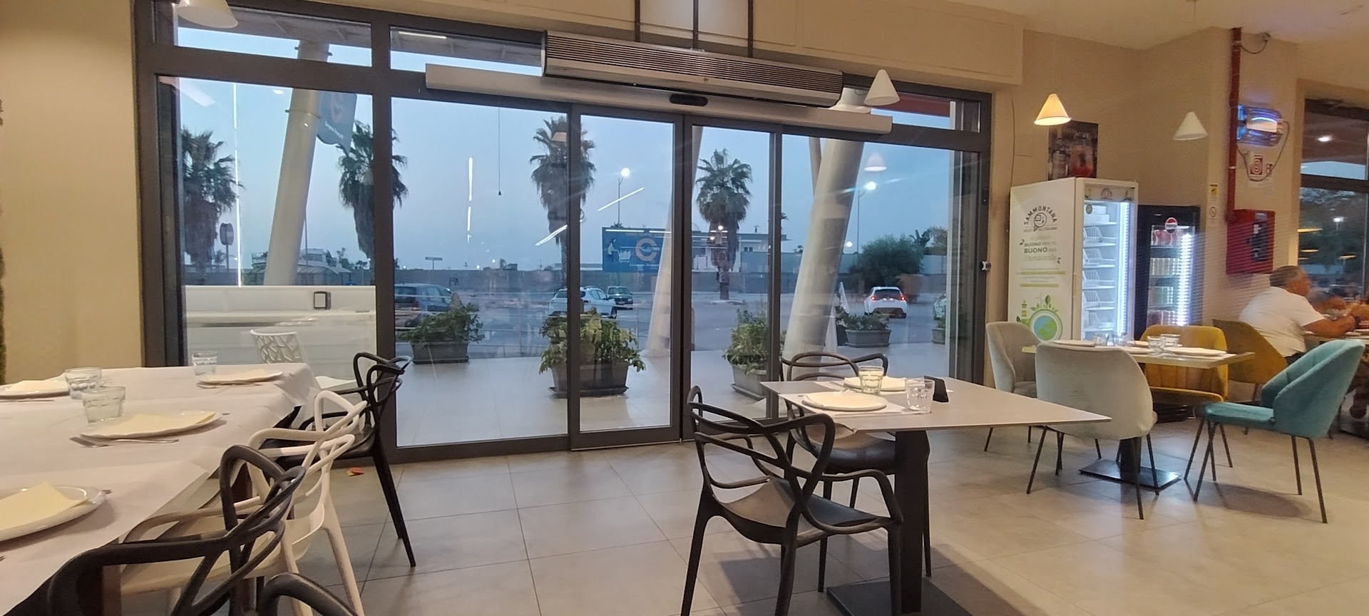 La Bella Mbriana Volla Ristorante e pizzeria, ideale per famiglie e compleanni. Pizza napoletana, fritti, qualità e comfort.