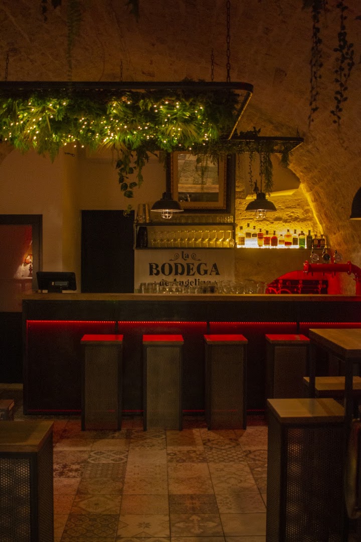 La Bodega de Angelina, Castellana Grotte
