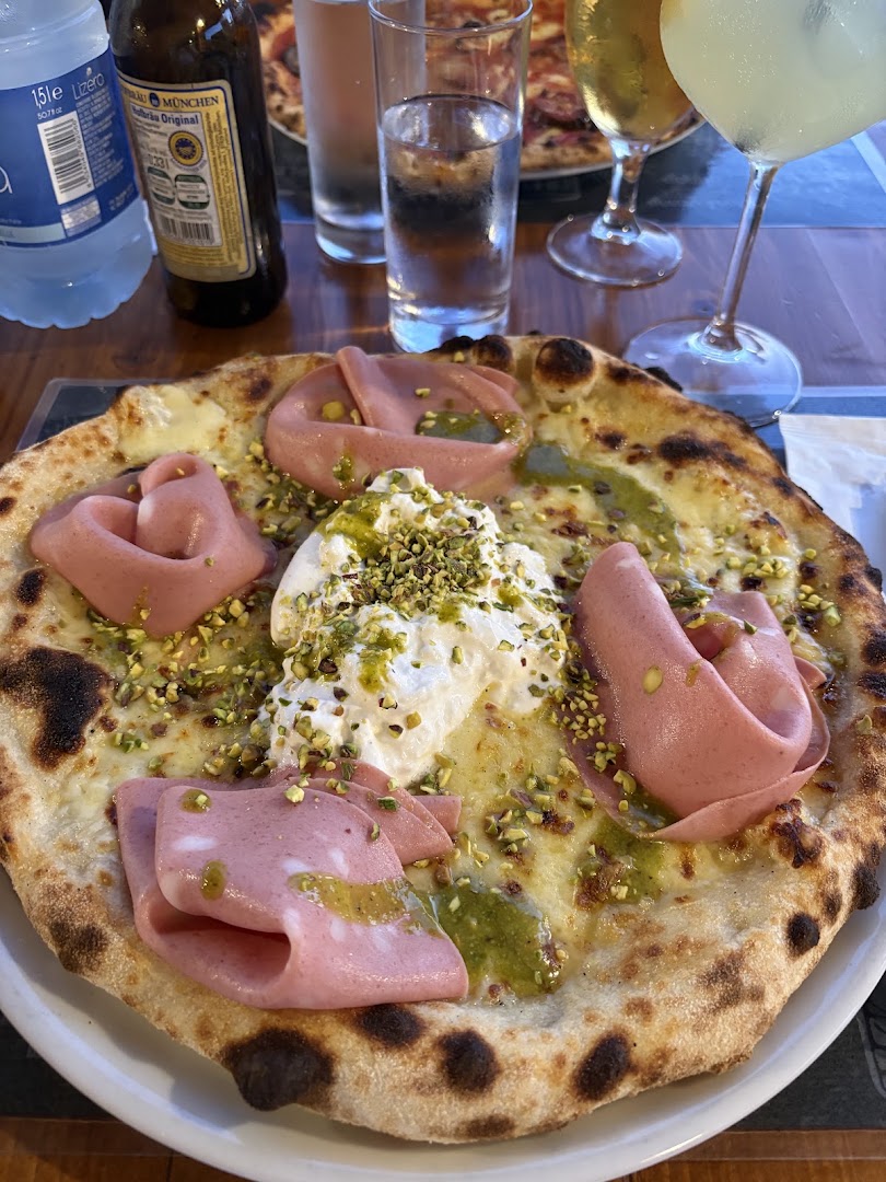 La Botte Pub Pizzeria