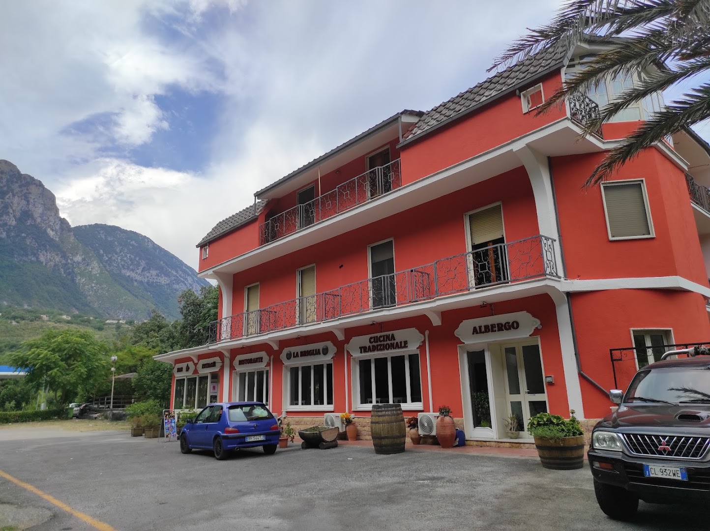 La Briglia - Ristorante Tipico con giardino -Hotel.