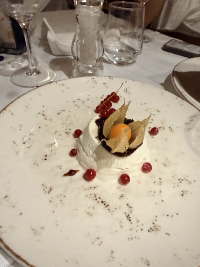 La Buchetta Food & Wine Restaurant