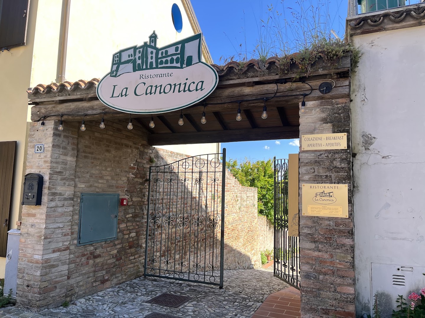 La Canonica - Ristorante a Casteldimezzo, Pesaro (PU), Pesaro