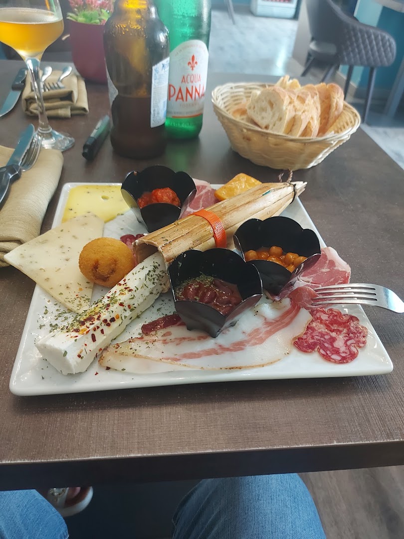 La Cantina